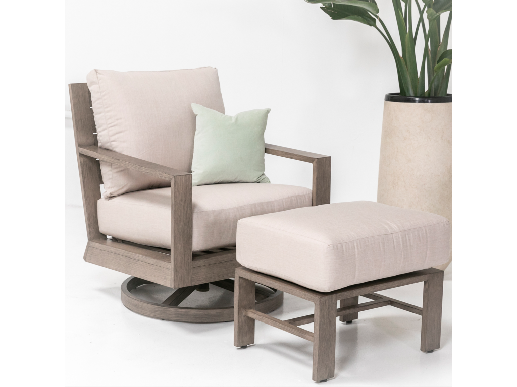 Laguna Club Swivel Chair